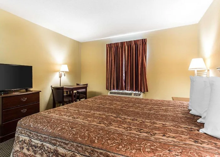 Rodeway Inn Forest Park