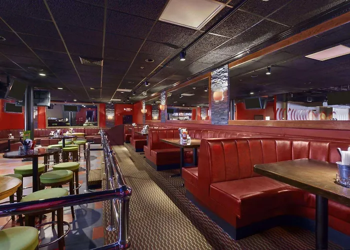 Ramada By Wyndham Rochelle Park Near Paramus