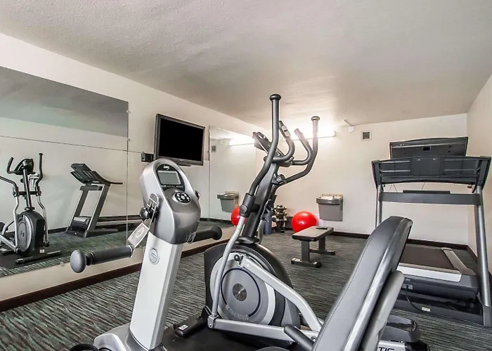 Econo Lodge Inn & Suites Jackson Northwest