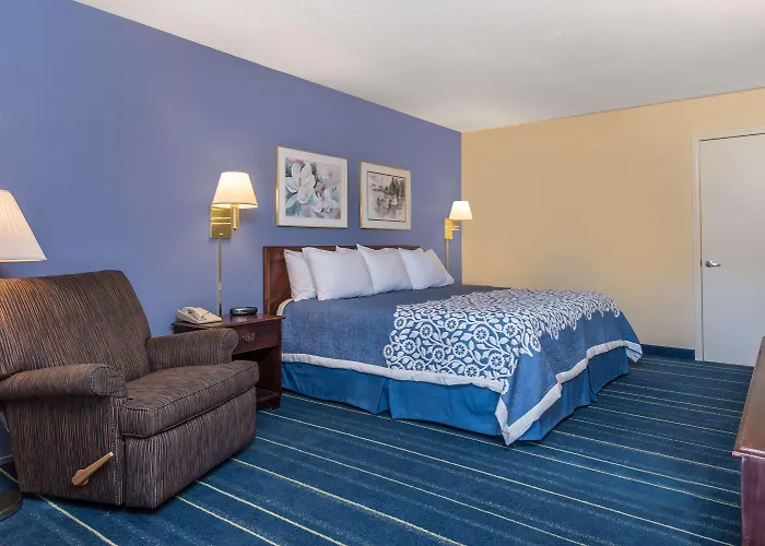Days Inn By Wyndham South Hill