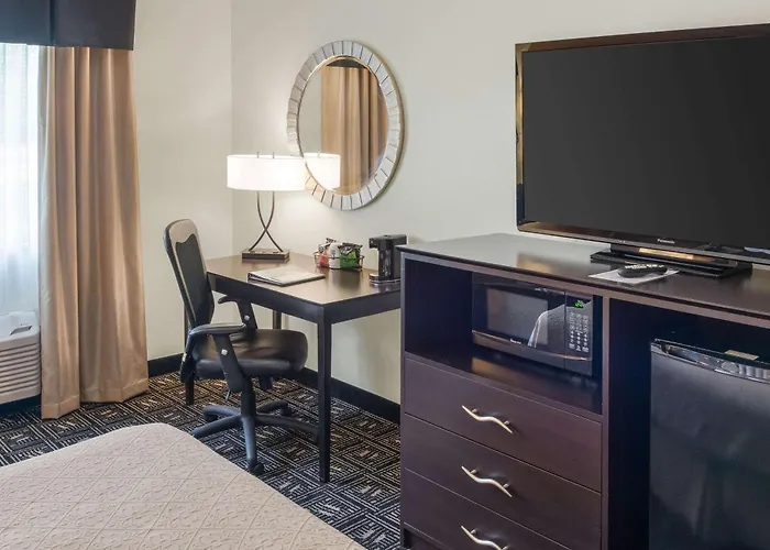 Quality Inn & Suites Mankato East