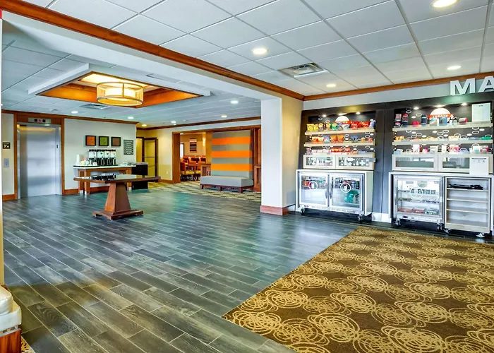 Hampton Inn Boston-Norwood