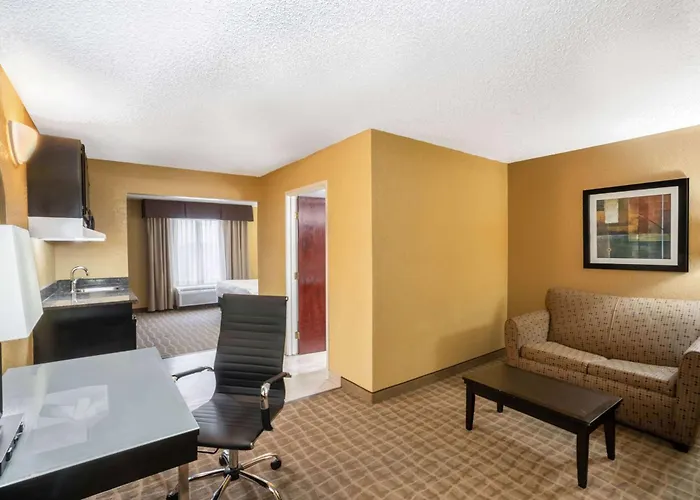 La Quinta By Wyndham Hot Springs