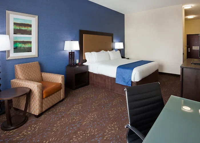Holiday Inn Express & Suites Davenport, An Ihg Hotel