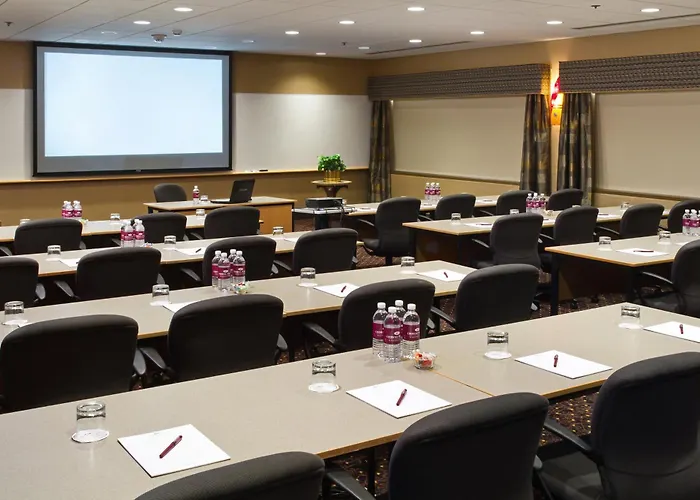 Crowne Plaza Minneapolis West By Ihg