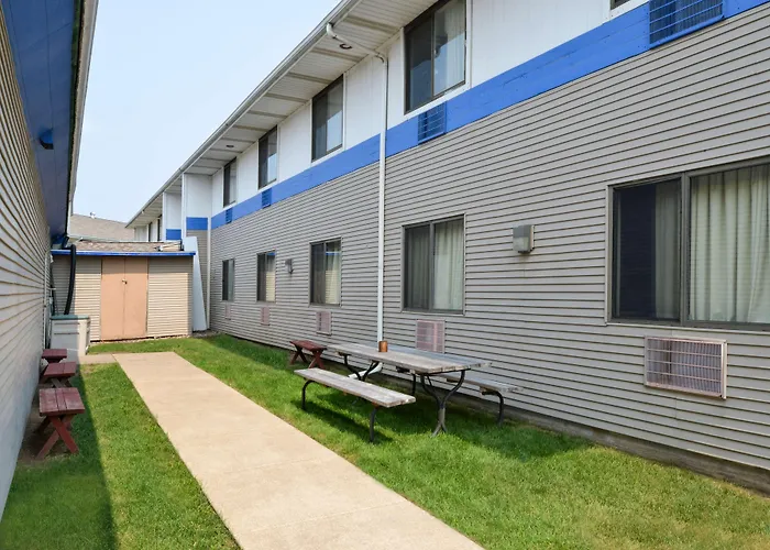 America'S Best Value Inn La Crosse