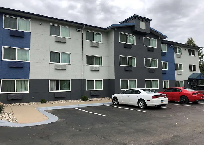 Comfort Inn & Suites Shakopee Downtown Area