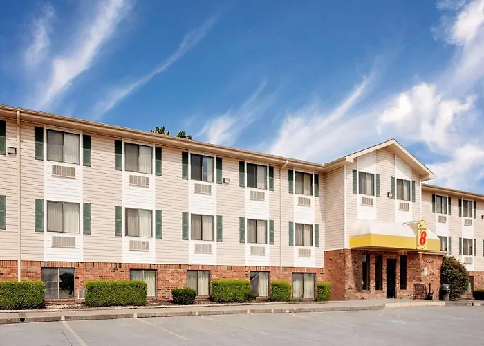 Super 8 By Wyndham Fayetteville