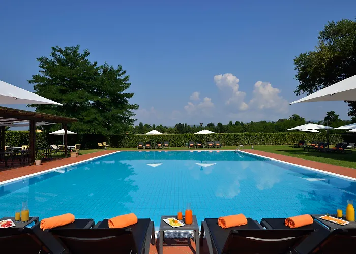 Unahotels Poggio Dei Medici Toscana