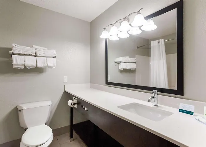 Quality Inn & Suites Ferdinand