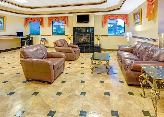 Days Inn & Suites By Wyndham Jeffersonville In