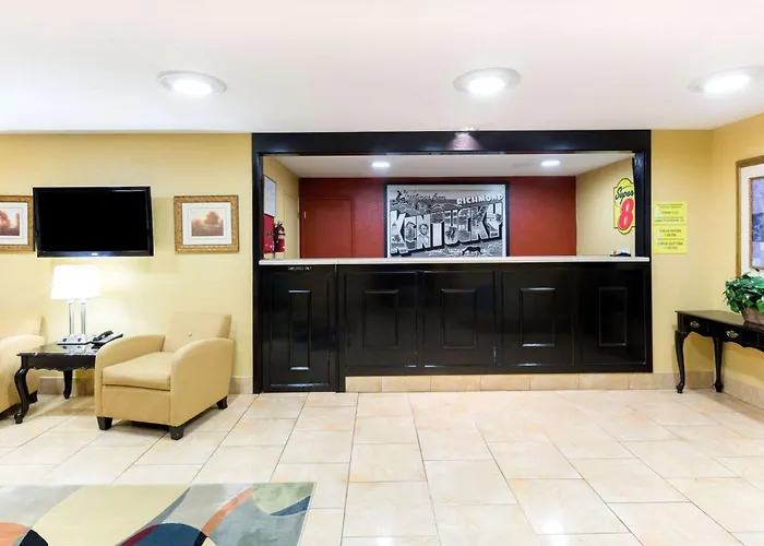 Super 8 By Wyndham Richmond