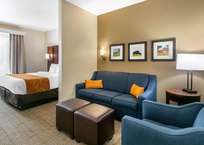 Comfort Suites Hopkinsville near Fort Campbell