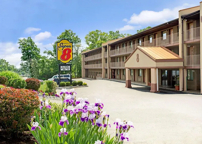 Super 8 By Wyndham Laurel Hotel