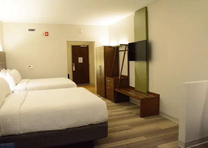 Holiday Inn Express & Suites Lexington Park-California By Ihg