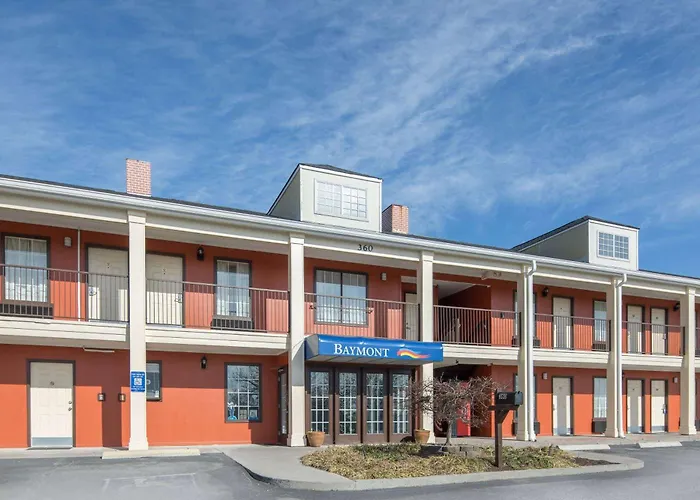 Baymont By Wyndham Cleveland Motel