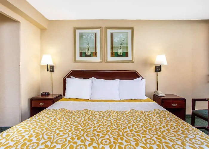 Days Inn By Wyndham College Park