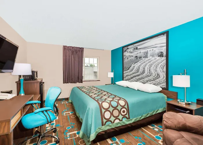 Super 8 By Wyndham Spencer