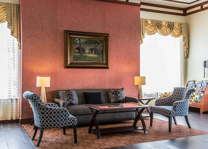 Clarion Hotel & Suites Hamden-New Haven