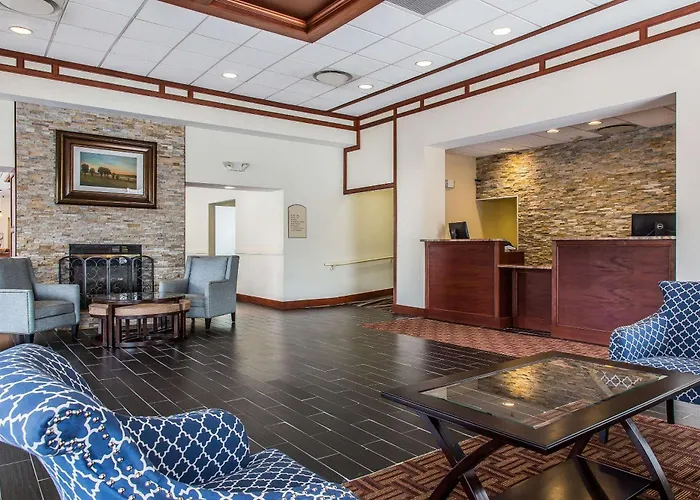 Clarion Hotel & Suites Hamden-New Haven
