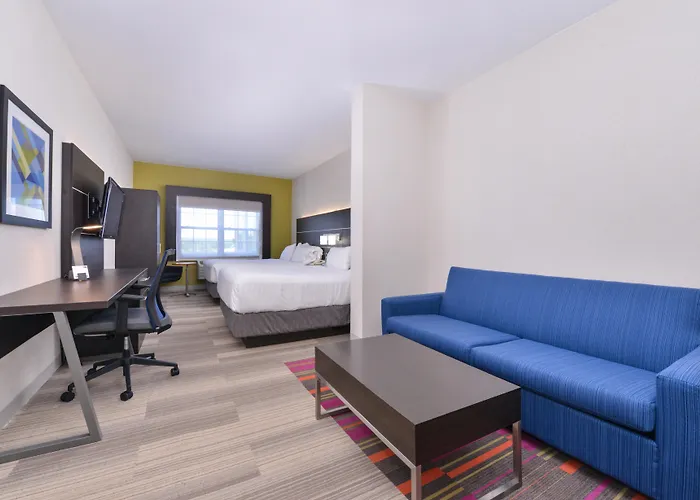 Holiday Inn Express Mystic By Ihg