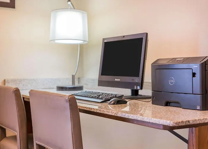 Comfort Inn & Suites South Burlington Near University