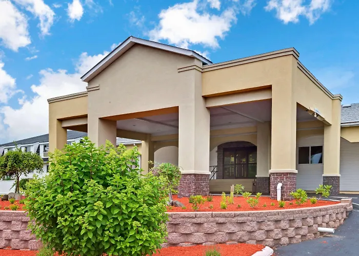 Ramada By Wyndham Kittery Hotel