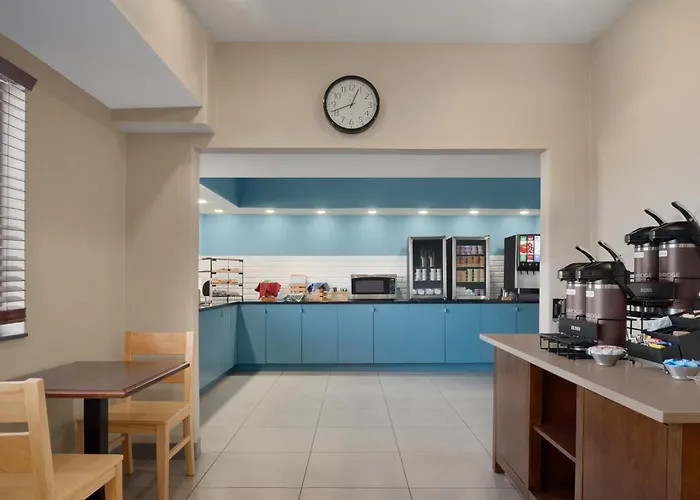 Country Inn & Suites By Radisson, Brookings