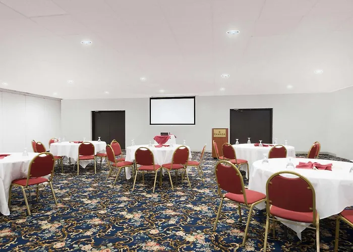 Ramada By Wyndham Watertown Thousand