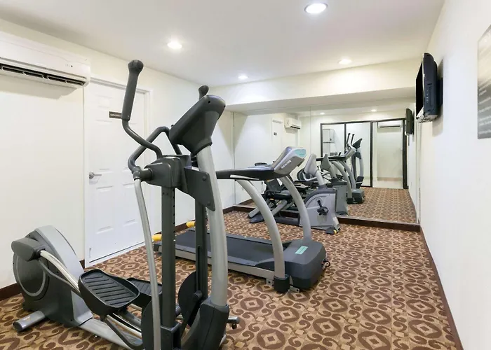 Super 8 By Wyndham Decatur/Dntn/Atlanta Area