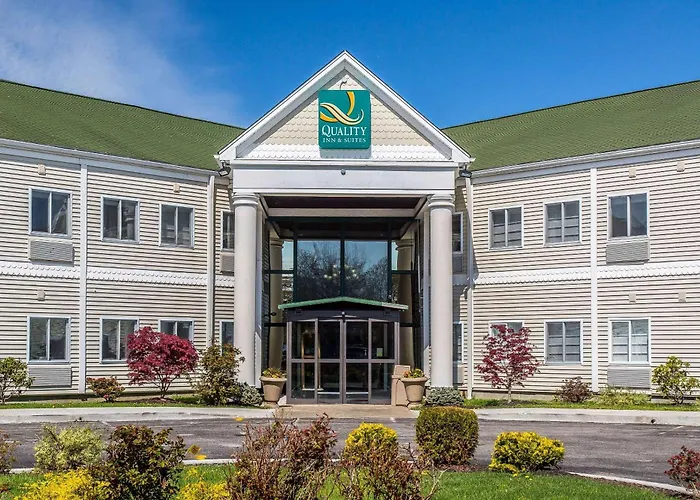 Quality Inn & Suites Middletown - Newport