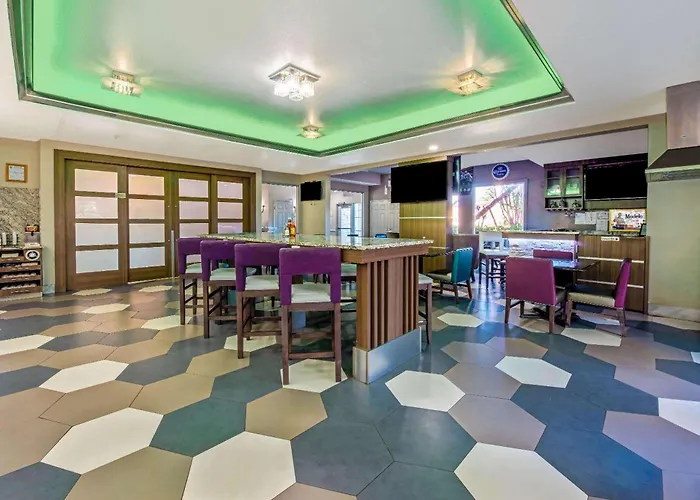 La Quinta Inn & Suite Kingwood Houston Iah Airport 53200