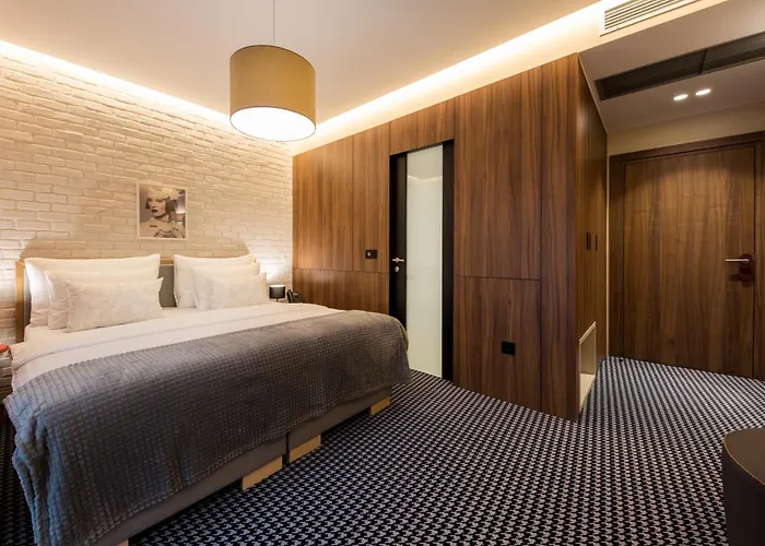 Livris Hotel