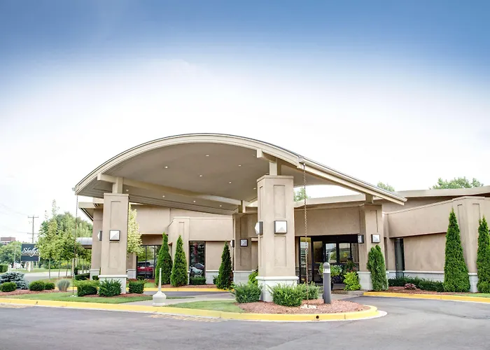 Best Western Plus Guildwood Inn