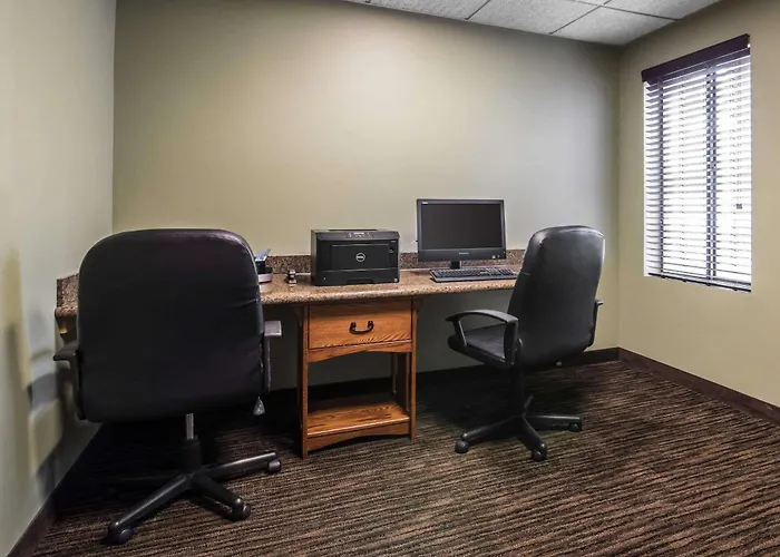 Clarion Inn & Suites Cortland - University Area