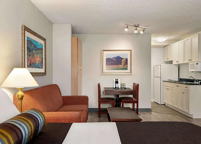 Travelodge By Wyndham Abbotsford Bakerview