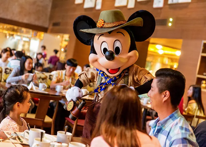 Disney Explorers Lodge