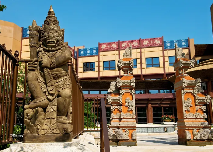 Disney Explorers Lodge