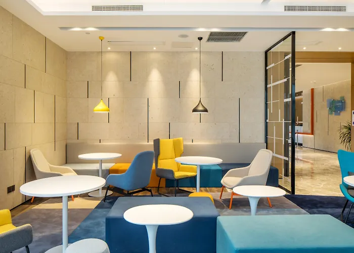 Holiday Inn Express Shaoxing Paojiang By Ihg