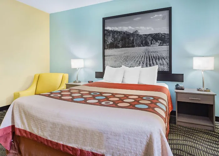 Super 8 By Wyndham Kokomo