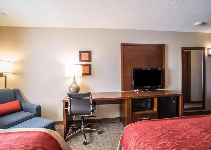 Quality Inn & Suites Boonville - Columbia