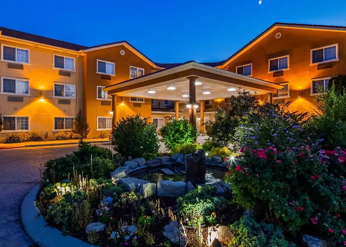 Best Western Plus Caldwell Inn & Suites