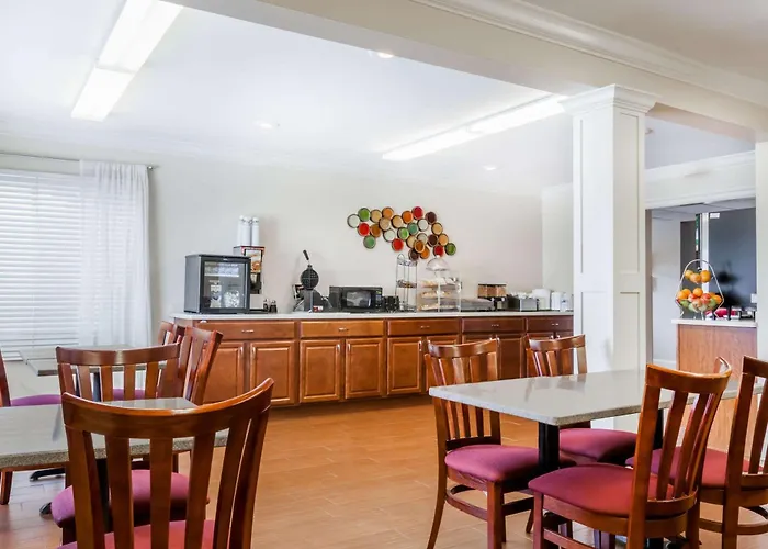 Ramada By Wyndham Tell City