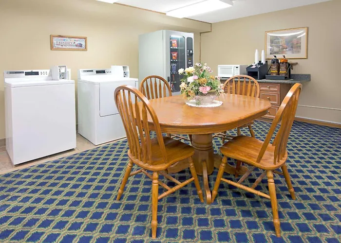 Super 8 By Wyndham St. Clair Mo