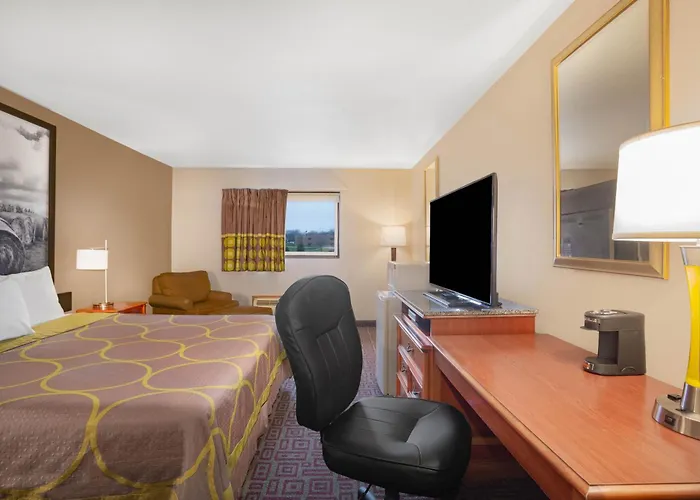 Super 8 By Wyndham Fort Madison