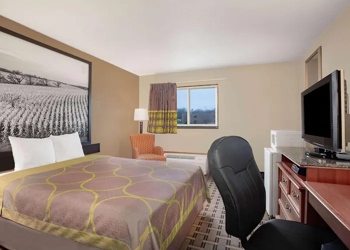 Super 8 By Wyndham Fort Madison