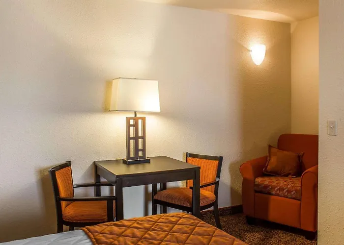 Rodeway Inn & Suites Near Okoboji Lake