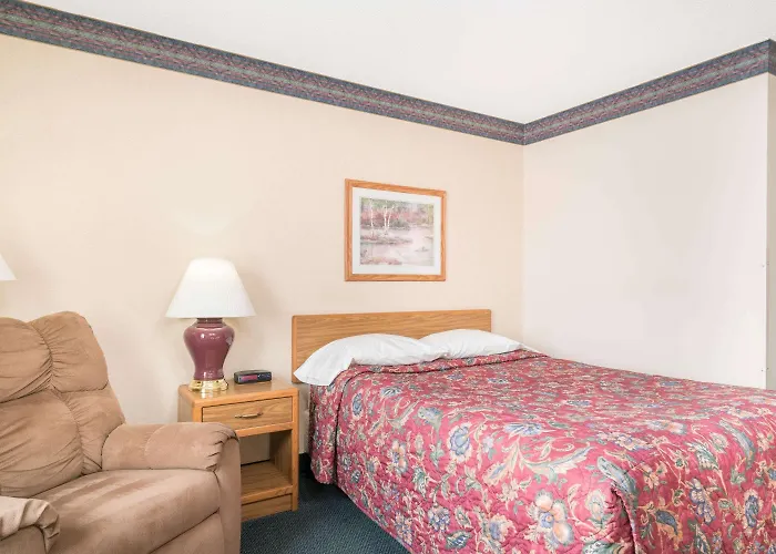 Super 8 By Wyndham Superior Wi