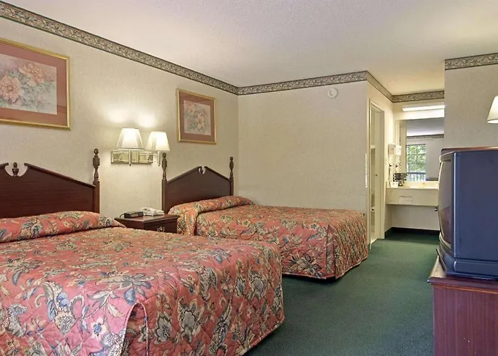 Days Inn & Suites By Wyndham Fort Valley