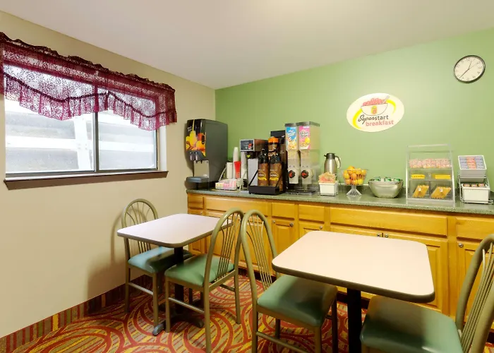 Super 8 By Wyndham Green River